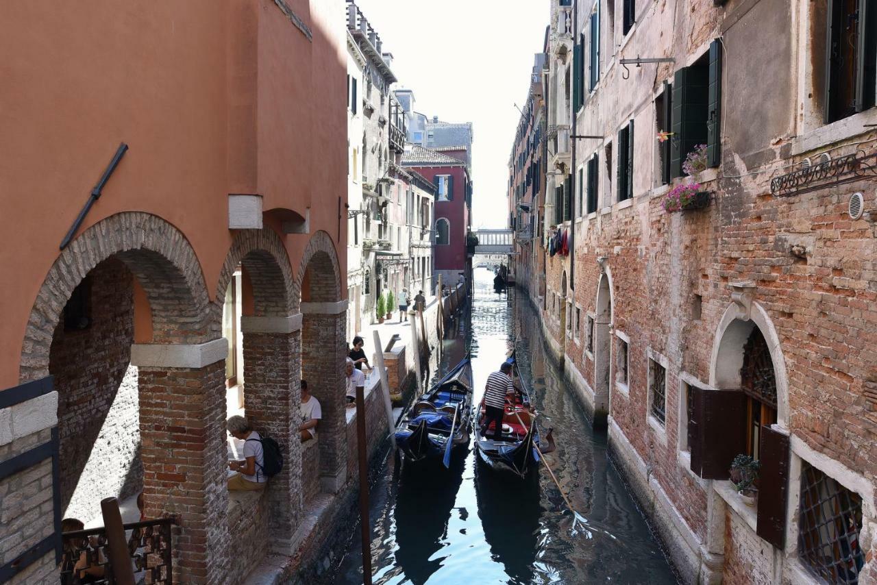 Appartamento Fabris Venesia Bagian luar foto
